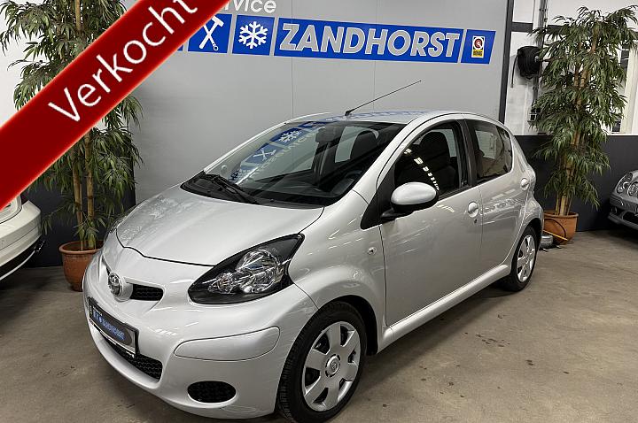 Toyota Aygo 1.0-12V Comfort // Airco // Lage KM stand!! Verkocht!!!