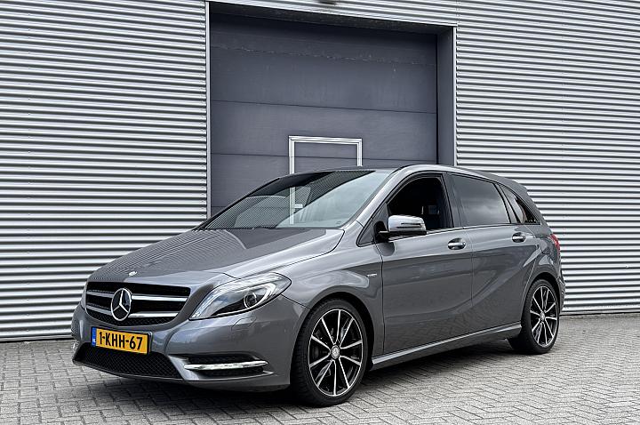 Mercedes-Benz B-Klasse 200 Ambition I Aut. I Leder I Navi I Night Pakket