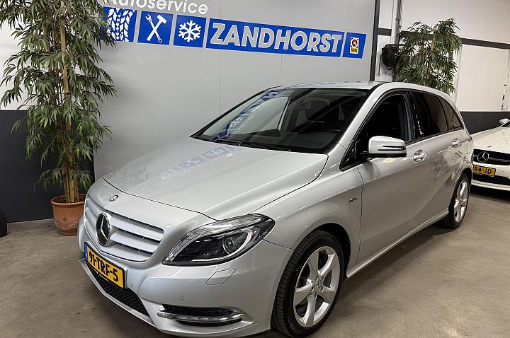 Mercedes-Benz B-Klasse 180 Ambition // 17 Inch // Carplay // Cruise