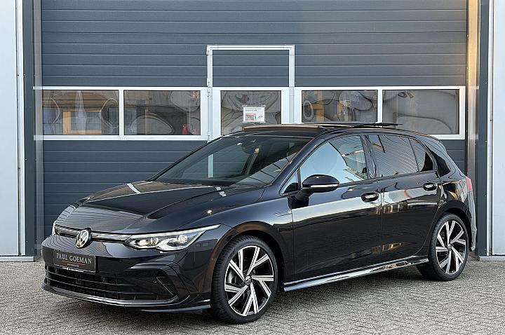 Volkswagen Golf 1.5 eTSI R-Line | Pano | LED | Stoel verwarming | 3x R-Line | Camera |