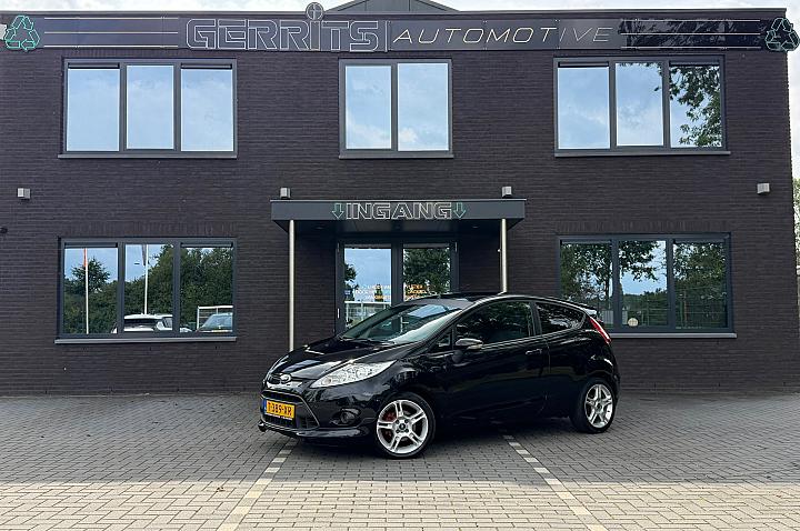 Ford Fiesta 1.4 Trend ST-Line | Airco | Sportieve uitvoering.