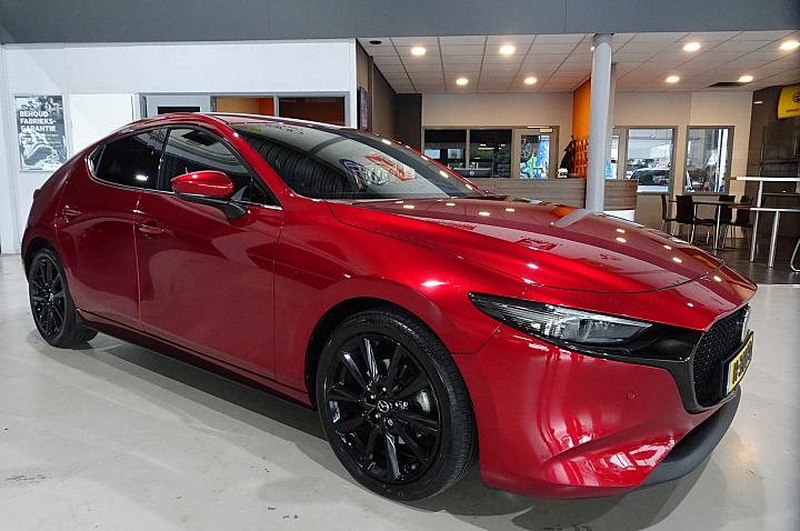 Mazda 3 2.0 e-SkyActiv-X M Hybrid 180 Luxury Automaat / Bose / 360 Camera / Leder Vol optie
