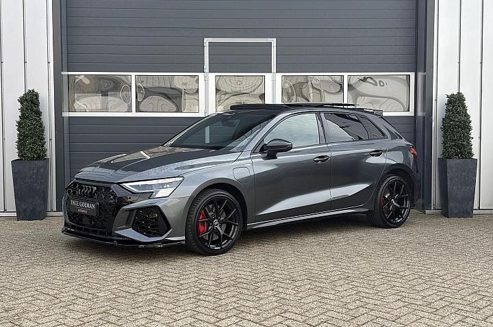 Audi A3 Sportback 45 TFSI e S edition Competition | Pano | RS stoelen | B & O | Camera | Carbon pakket |
