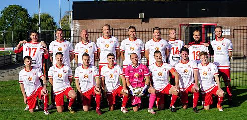 Carteam Autoservice Ronald Groot sponsort SV De Rijp